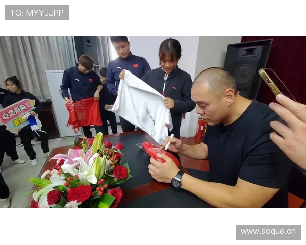 张志磊在家吃顿饭，光牛排就得干掉普通人半个月工资