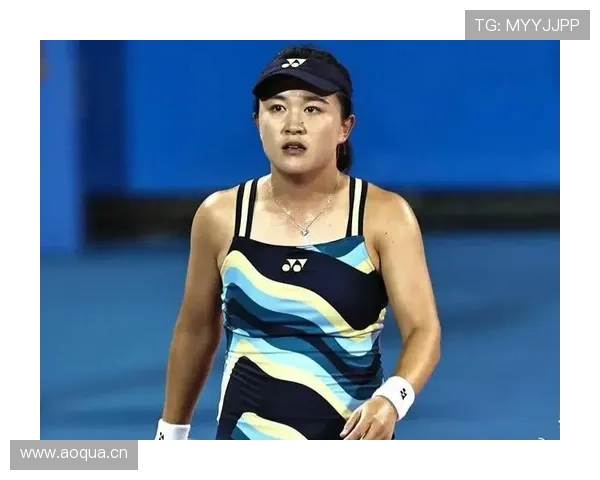 朱琳背个包比我半年工资都贵，我笑不出来