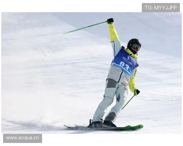 杨昊这衣服也太贵了吧，平时训练室里倒像个忍者，赛场上秒变豪门公子！